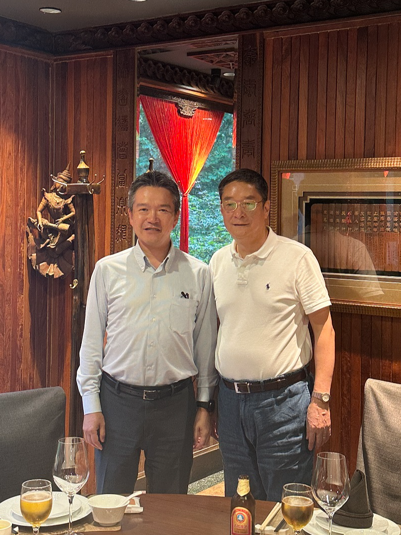 蔡建新總經(jīng)理與4月1日到任的丸紅（上海）有限公司董事長(zhǎng)、總經(jīng)理米谷陽(yáng)一先生會(huì)面